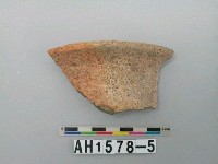 藏品(紅色夾砂陶口緣殘件)的圖片